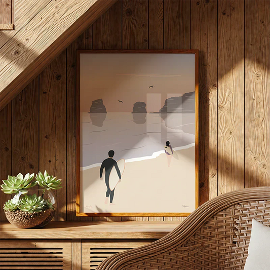 Décoration murale Hendaye – affiche illustrée de la côte basque encadrée dans un intérieur chaleureux