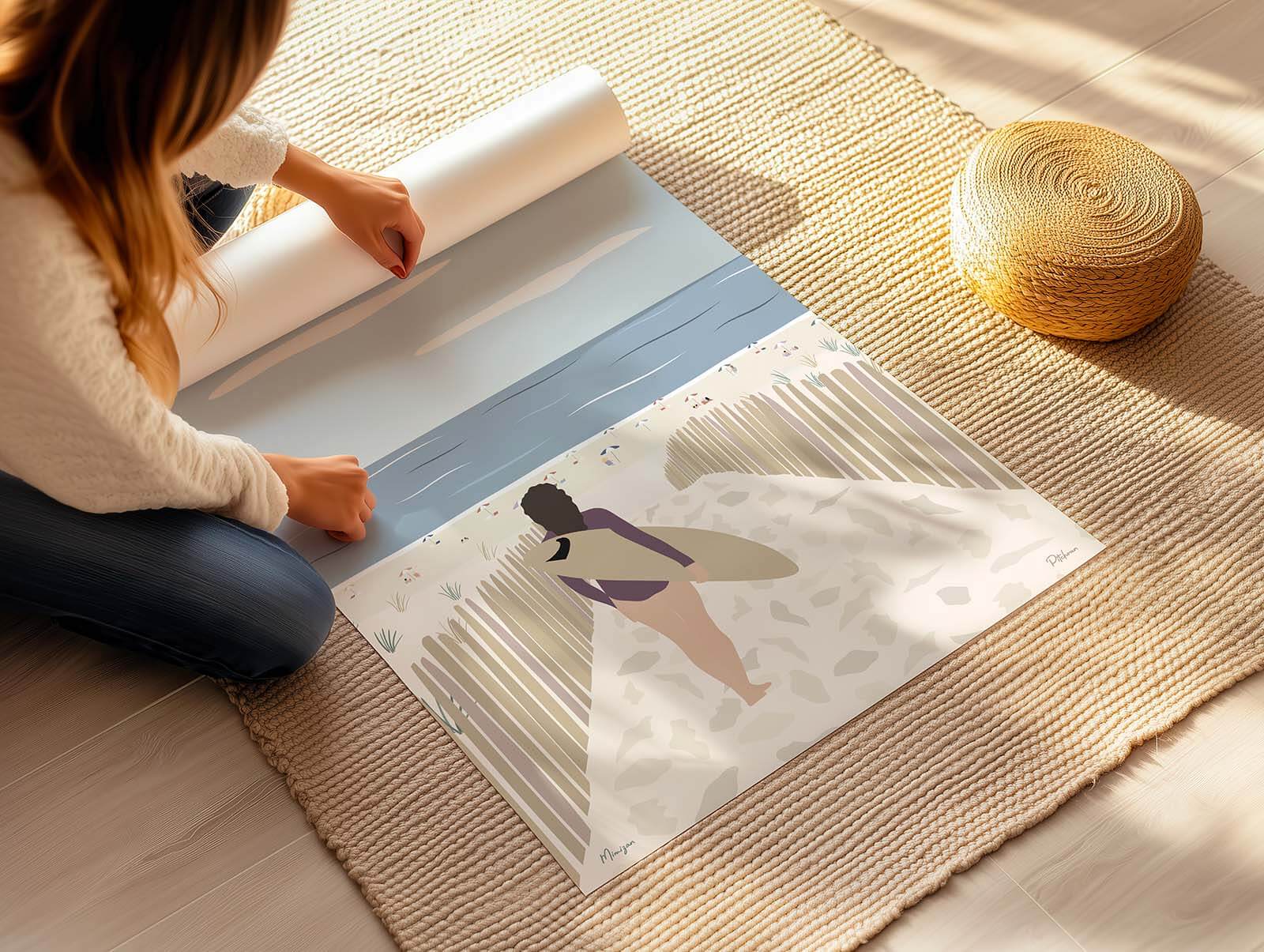 Poster Mimizan représentant une surfeuse landaise en front de mer 