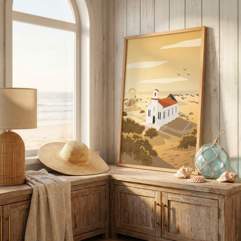 Affiche Labenne encadrée en chêne, posée sur un buffet devant une fenêtre ouverte sur la mer