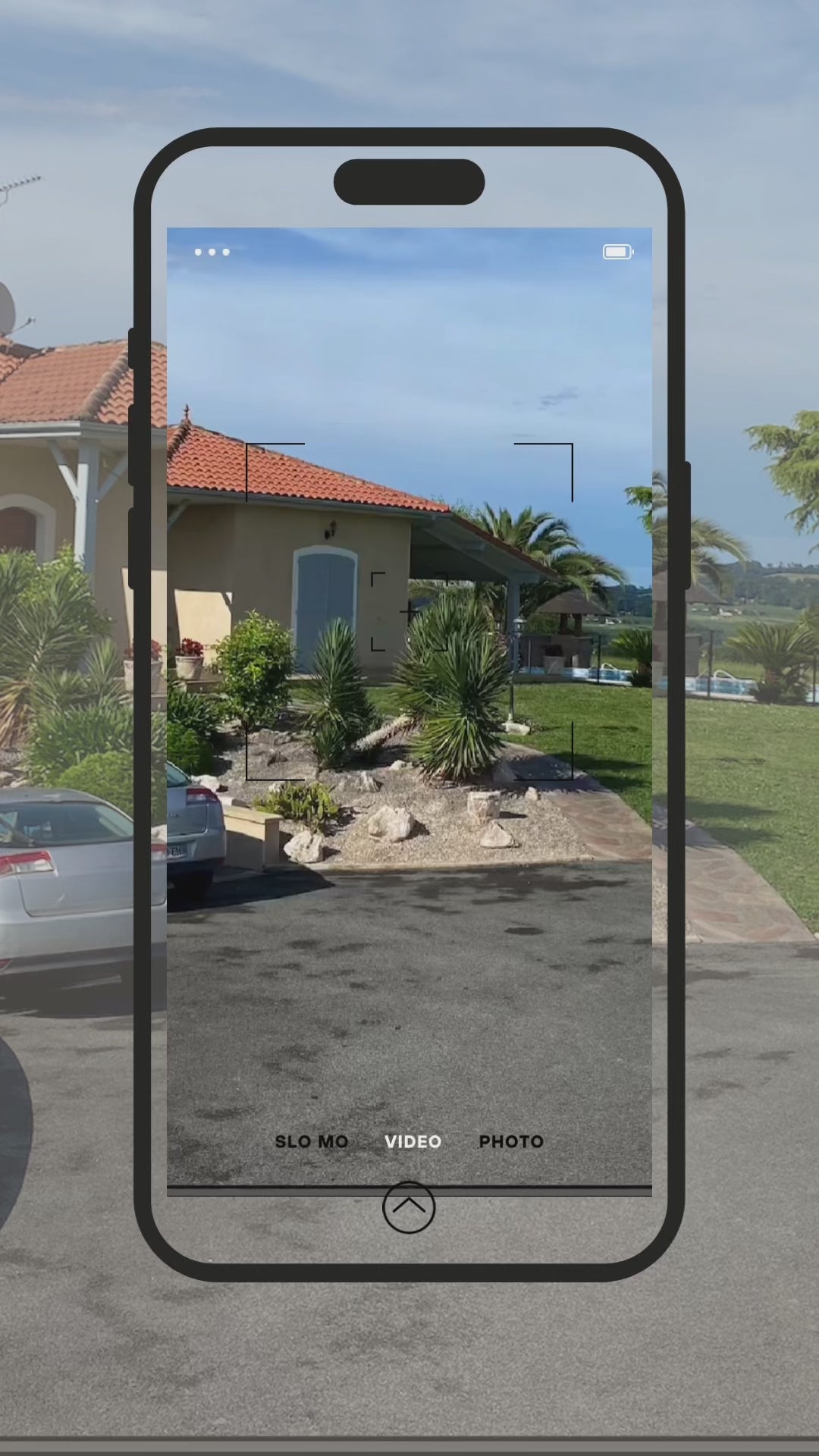 Vidéo présentant les étapes de création d'une affiche personnalisée d'une maison de famille. On part d'une photo de la maison sur laquelle je m'appuie pour dessiner l'illustration personnalisée